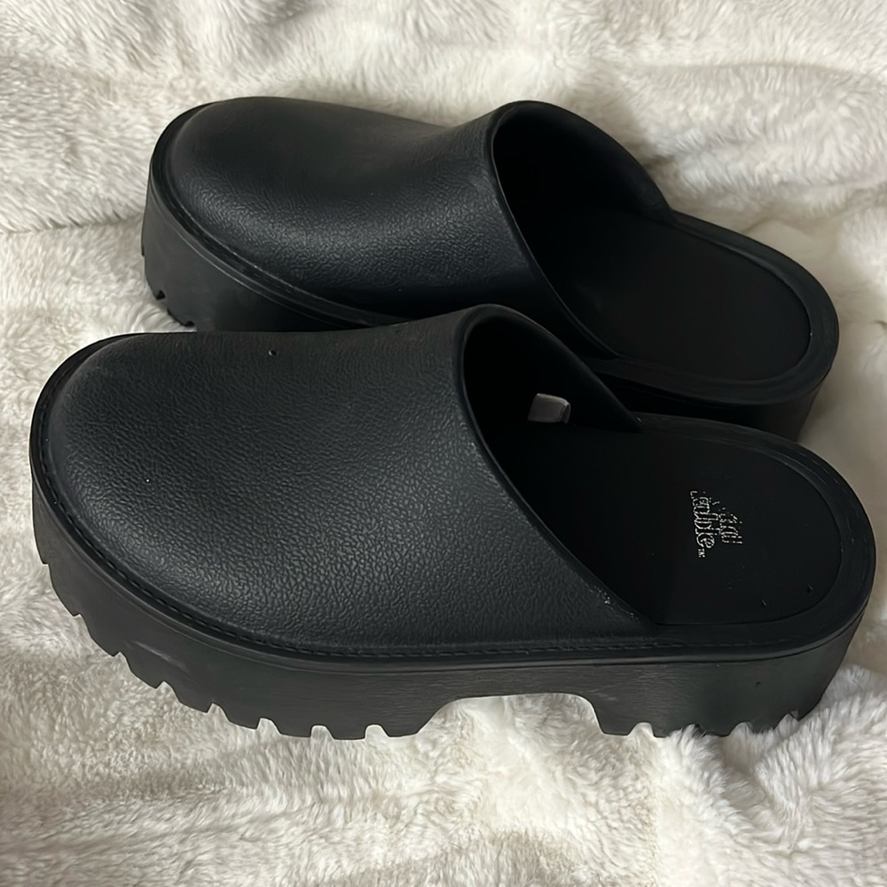 Brooke Mules